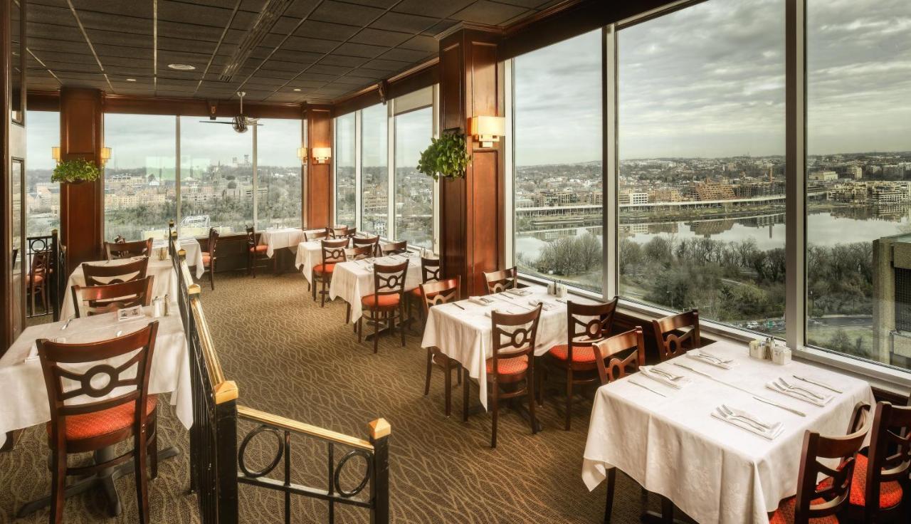 Holiday Inn Rosslyn At Key Bridge อาร์ลิงตัน ภายนอก รูปภาพ